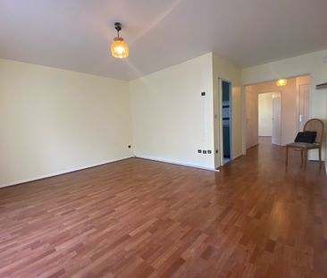 Location Appartement 2 pièces 50m² MARSEILLE 8ème - Photo 4