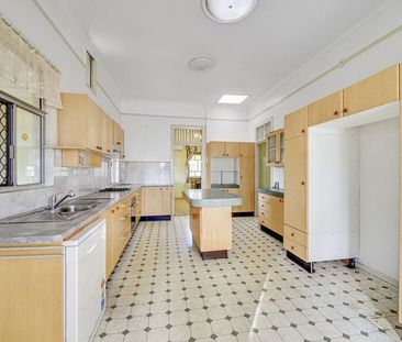 Prime Location with Major Motorway Access & Camira State School Cat... - Photo 6