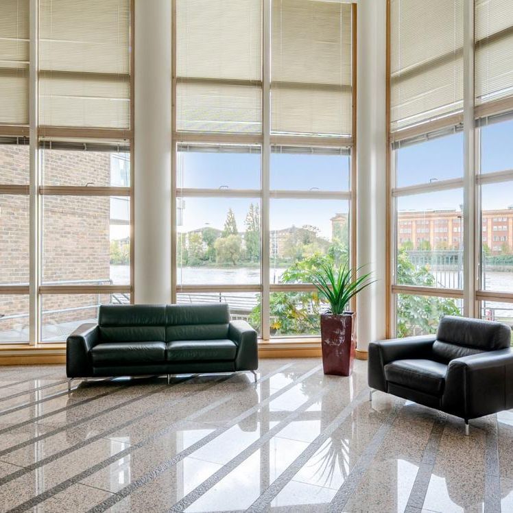 Manbre Road, Hammersmith W6 - Photo 1