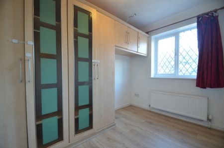 3 bedroom Property to rent - Photo 5