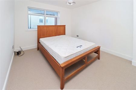 4 bedroom terraced house to rent - Photo 4
