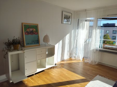 Ekholmsvägen, Skärholmen - Photo 2