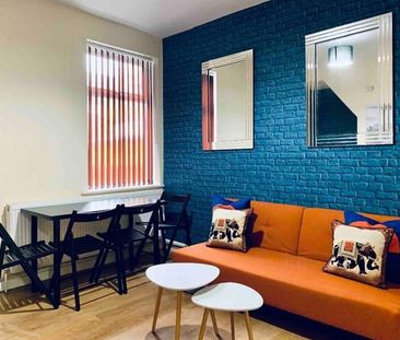 4 bedroom terraced house to rent - Photo 2