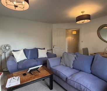 2 bedroom flat to rent - Photo 2