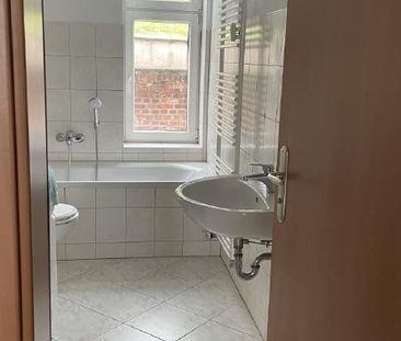 Erdgeschosswohnung mit Einbauküche - Photo 4