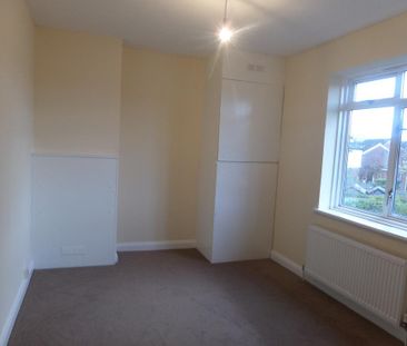 4 bedroom end of terrace house to rent - Photo 3