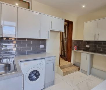 2 Bed Terraced House, Rolleston Road, CR2 - Photo 6