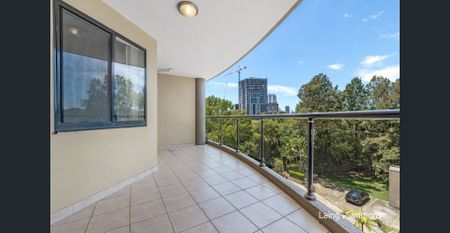 SPACIOUS TWO BEDROOM APARTMENT IN THE HEART OF WESTMEAD - Photo 5