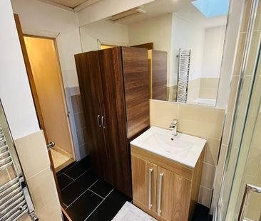 Room in a Shared House, Aslett Street, SW18 - Photo 2