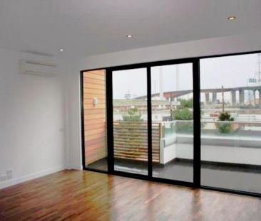 3 Bed, 2 Bath - Photo 2