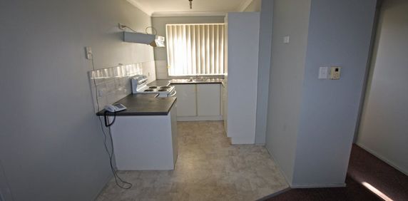 Refurbished private two bedroom villa with courtyard - Photo 2