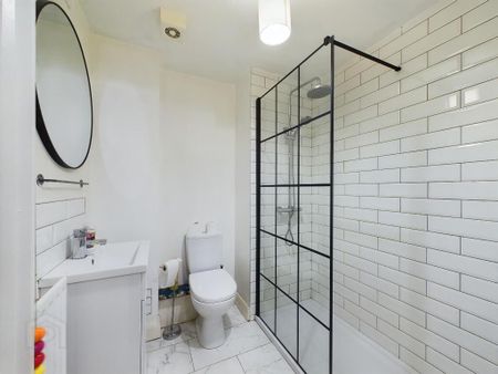 Apt 39, Greenwood Building, Old Bakers Court, Belfast, BT6 8QZ - Photo 2