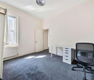 Coombe Road, Kingston Upon Thames, KT2 - Photo 1