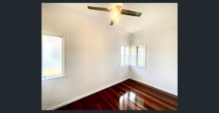 Charming Family Home with Spacious Living and Outdoor Entertaining – Everton Park - Photo 4