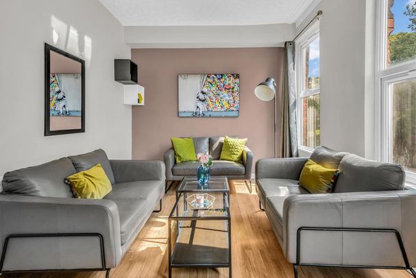 5 bedroom flat to rent - Photo 1