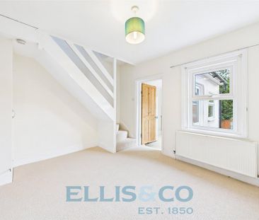 2 bedroom end of terrace house to rent - Photo 6