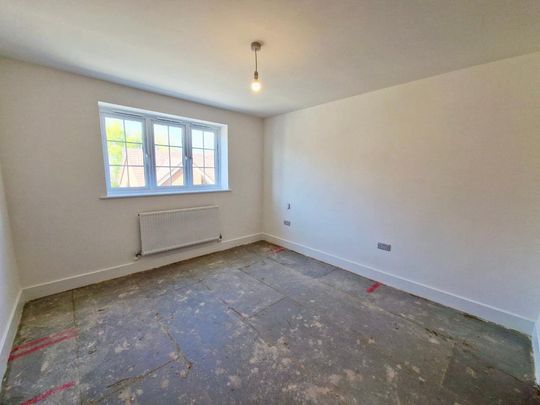 4 bedroom detached house to rent - Photo 1