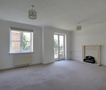 2 bedroom retirement property to rent - Photo 3