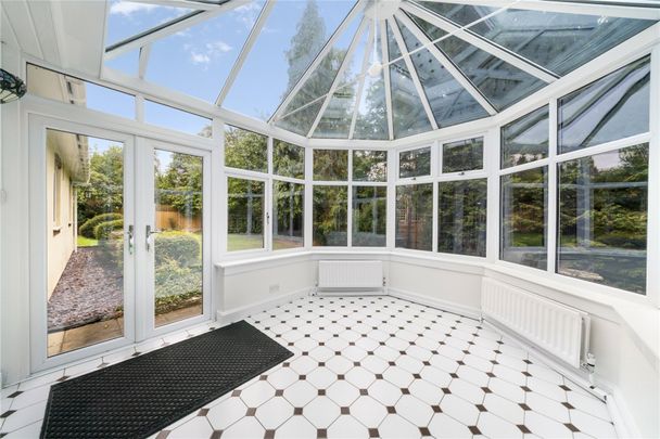 Earleswood, Cobham, KT11 - Photo 1