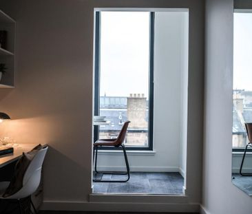 1 bedroom in a flat share to rent - Photo 4
