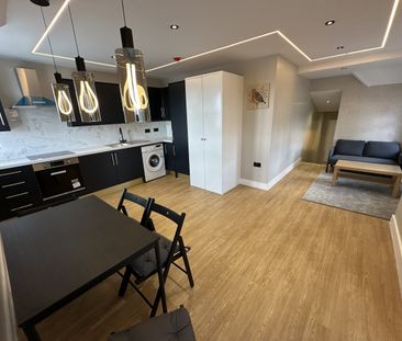 One-Bedroom Apartment - Photo 6