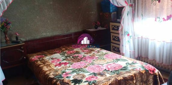1 camera dintr-un apartament cu 3 camere. - Fotografie 2