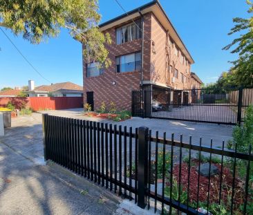 2 Bedroom Modern Unit - Photo 2