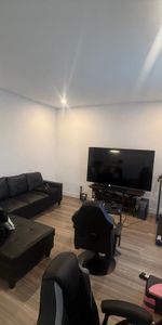 Cession de bail – Grand 6 ½ moderne au rés de chaussée | 1 650 $/mois 4 chambres, 2 stationnements - Photo 3