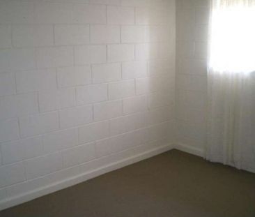 Neat & Comfortable Unit in Convenient Daw Park Location - Photo 5