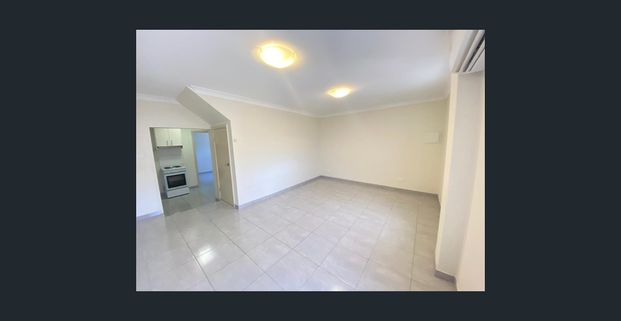 MODERN GROUND FLOOR UNIT - Photo 1