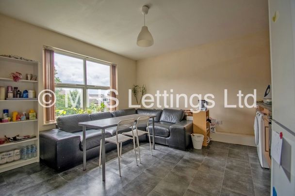 1st Floor Flat, 146a Woodsley Road, Universities, Leeds, LS2 9LZ - Photo 1