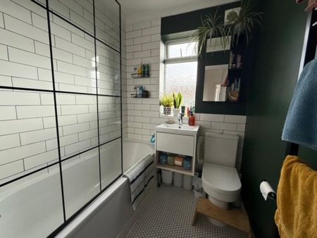 3 bedroom terraced house to rent - Photo 4