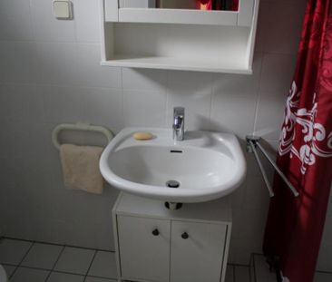 WG Zimmer im Reihenhaus, Spielstraße, möbliert, Terrasse, Wlan - Photo 2