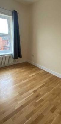 2 bedroom property to rent in London - Photo 1