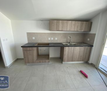 Location Appartement 4 pièces 110m² STE CLOTILDE 97490 - Photo 5