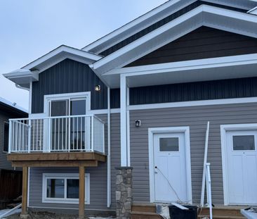 Brand New 3 Bedroom Triplex - Ready for it's First Tenants!! - Photo 4