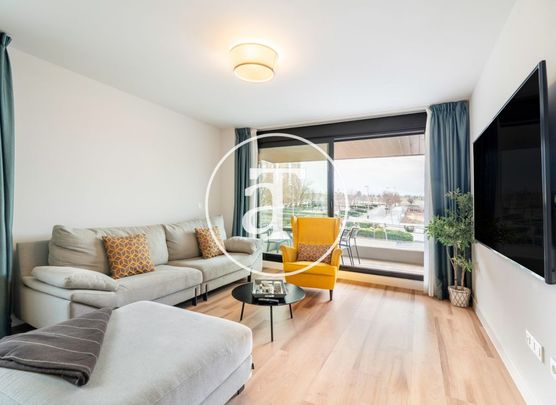 Monthly rental apartment with 2 bedrooms, terrace, swimming pool and parking in Valdebebas - Photo 1