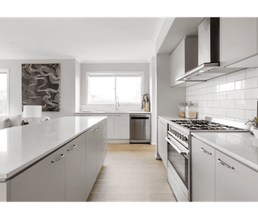 Modern Family Living in the Heart of Strathtulloh - Photo 5