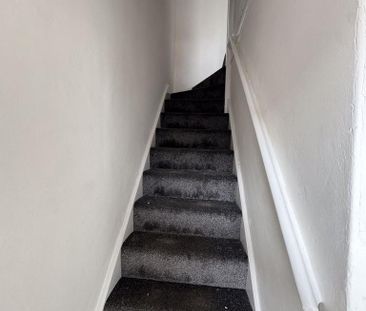 2 bedroom end of terrace house to rent - Photo 5