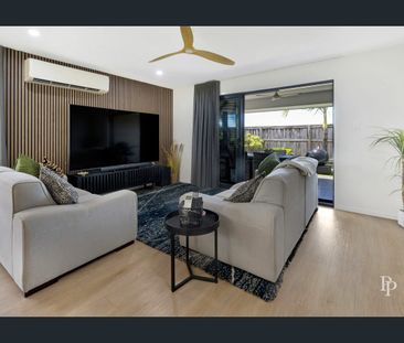 Ex-Display Home with Extra Features - Photo 3