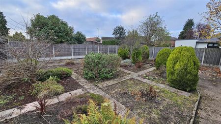 3 bedroom detached bungalow to rent - Photo 5