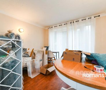 4 bedroom detached house to rent - Photo 4