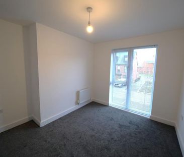 3 bedroom terraced house to rent - Photo 4