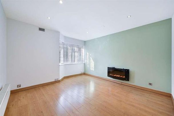 West Barnes Lane, Motspur, KT3 - Photo 1