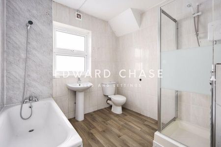 3 bedroom terraced house to rent - Photo 2