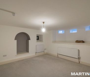 3 bedroom flat to rent - Photo 2