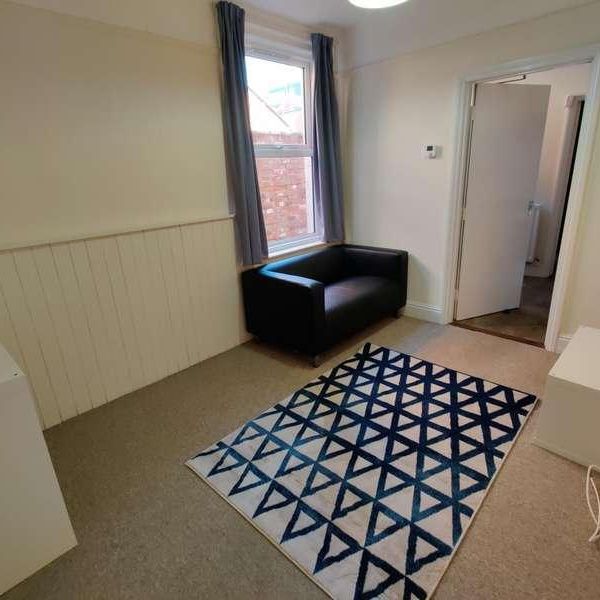 Ground Floor Flat, Polsloe Road, EX1 - Photo 1