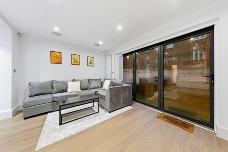 2 Bed Terraced House, Bramber Road, W14 - Photo 4