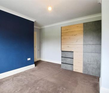 4 bedroom end of terrace house to rent - Photo 2