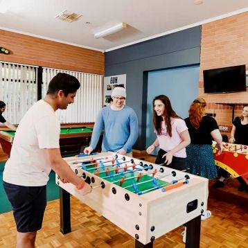 6 Bedroom Apartment - Photo 1